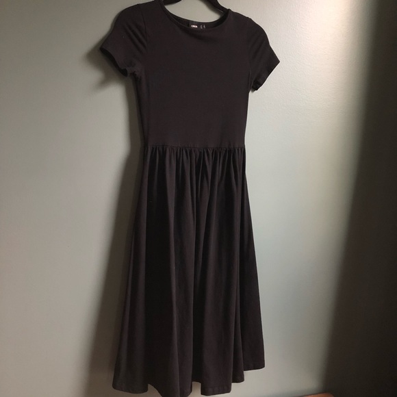 ASOS Dresses & Skirts - Asos Short Sleeve Black Midi Dress